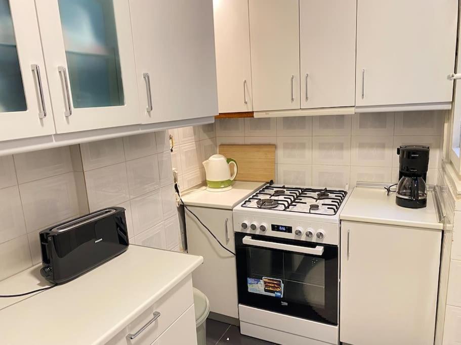 Ferienwohnung Comfy - Spacious Flat On The Kadikoey Seaside Istanbul Exterior foto